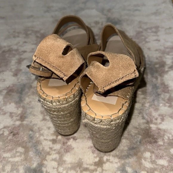 NWOB Dolce Vita Shayla Wedge Sandal Women's Size 9.5 M Saddle Caramel Tan Suede - Picture 4 of 8